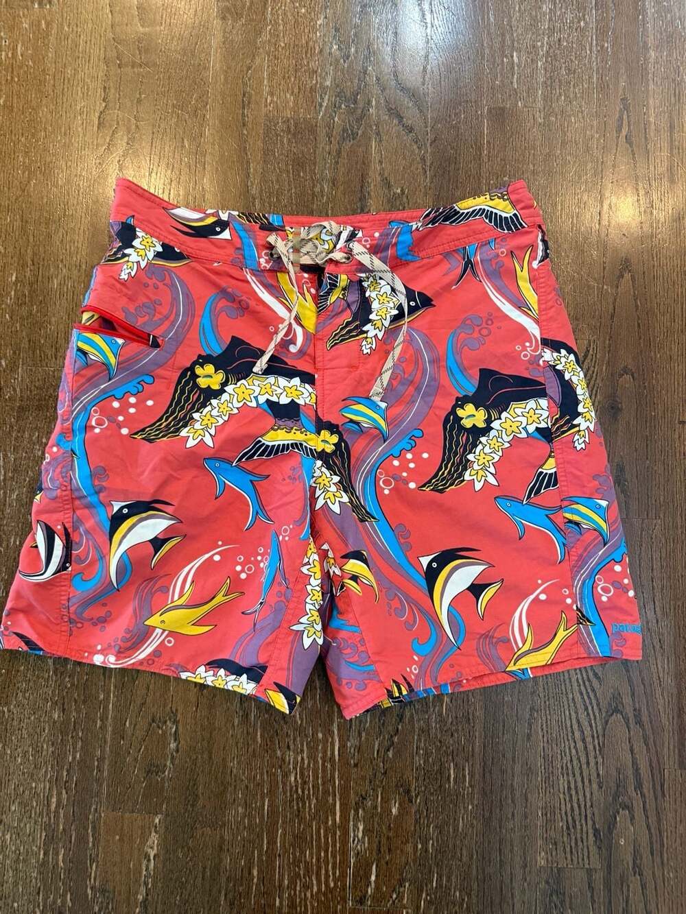 Patagonia Mens Minimalist Wavefarer Board Shorts 32 Red Fish Mermaid Print